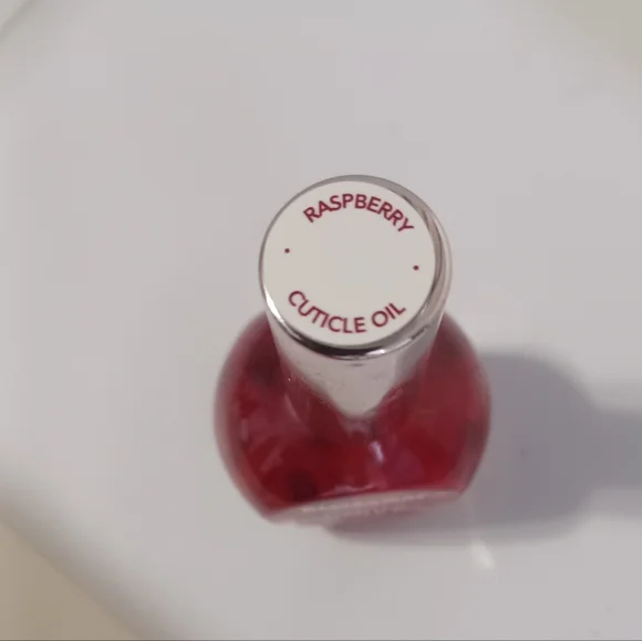 8. Cuticle Moisturizing Oil Raspberry15mL - Picture 3 of 4